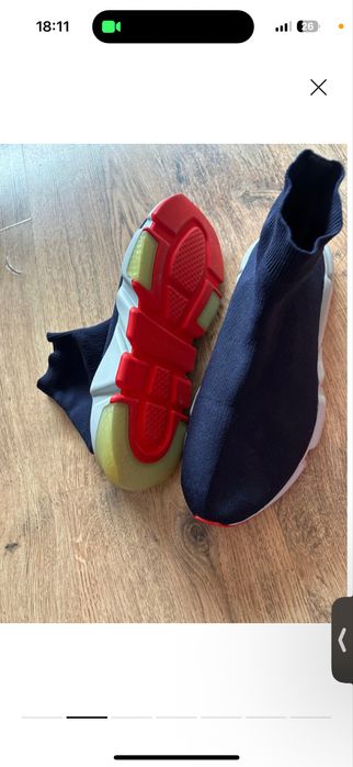 Здравейте продавам Balenciaga Speed Trainer