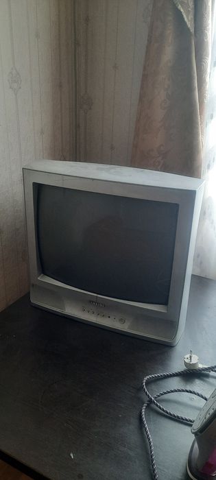 Диван и тв даром