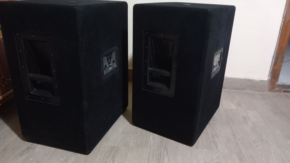 Vlnd doua incinte pe 15" Hk.inpecabile .fara difuzoare bass și drivere