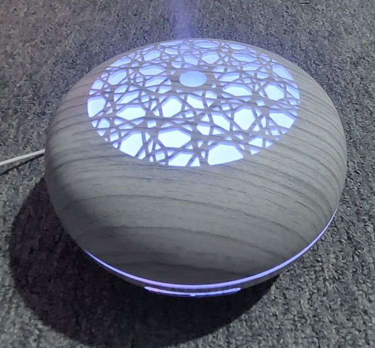 Umidificator cu difuzor de arome, cu ultrasunete si lumini NOU