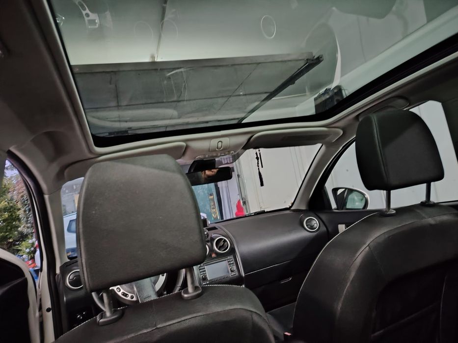 Vand Nissan Qashqai an fabricație 2011