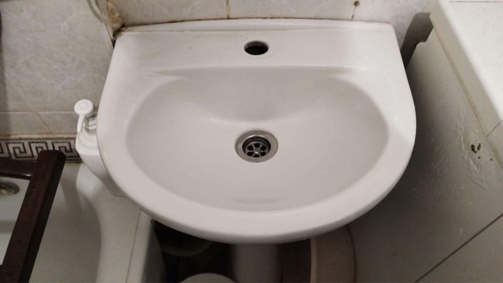 Продам раковину в ванную