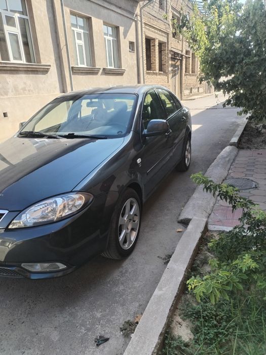 jentra avtomat sotiladi ravon