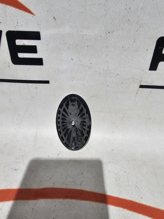 Emblema sigla bara fata Maserati Grecale / Levante dupa 2021