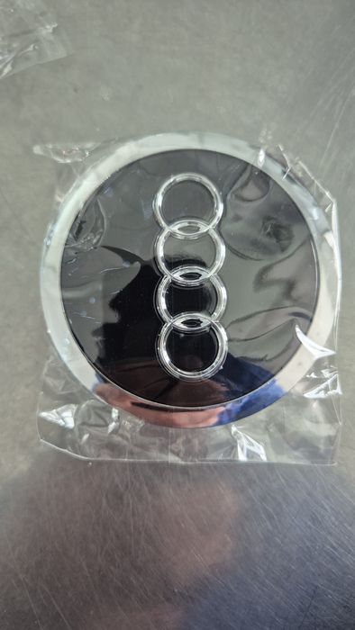 Заглушка для литого диска для ауди.