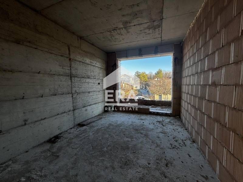 Двуетажна новострояща се къща за продажба, в м-т Манастирски рид, Варн