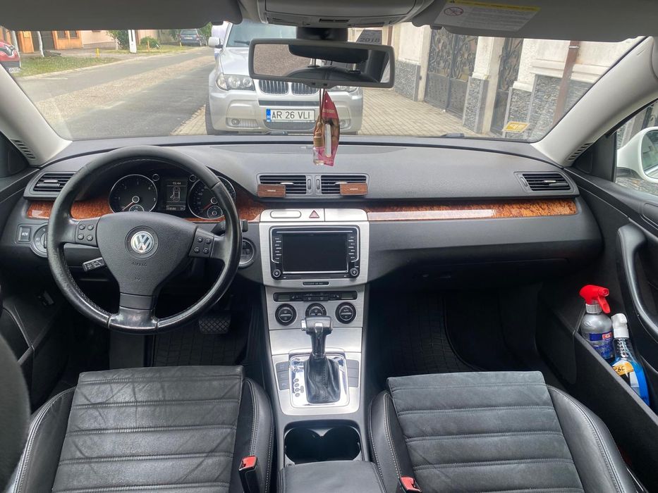 Volkswagen Passat Variant - 2009 - 2.0 TDI 170Cp E5 DSG - Xenon / Navi / Piele / Parbriz Incalzit!