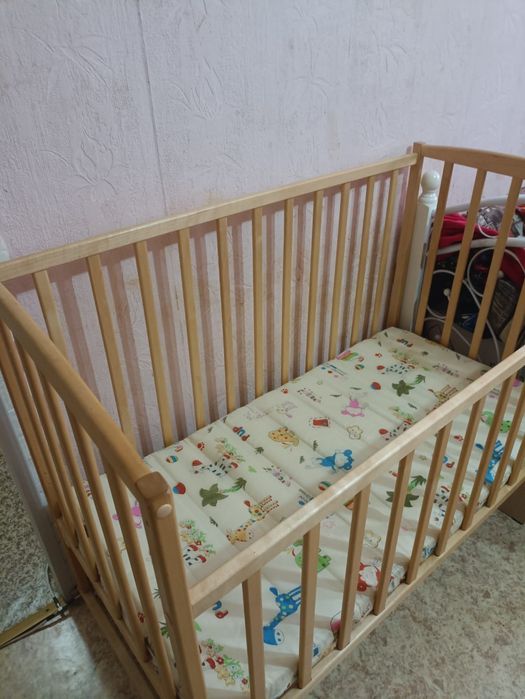 Детская кроватка