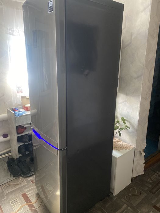 Продам холодильник Samsung