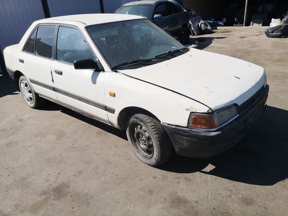 Продам мазду 323 по запчастям