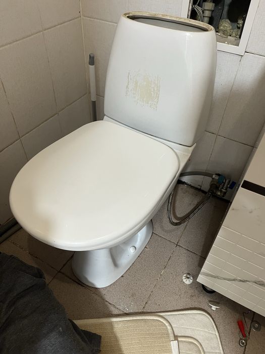 Отдам даром унитаз раковина