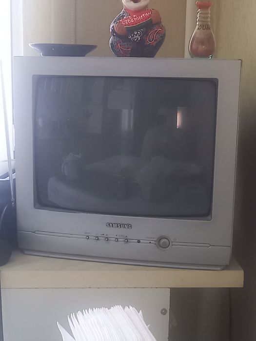 Отдам даром телевизор маленький