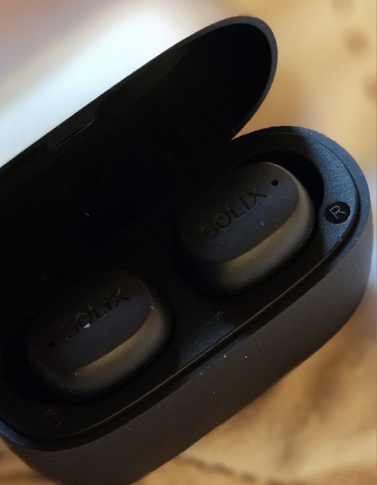 Продавам безжични слушалки Solux