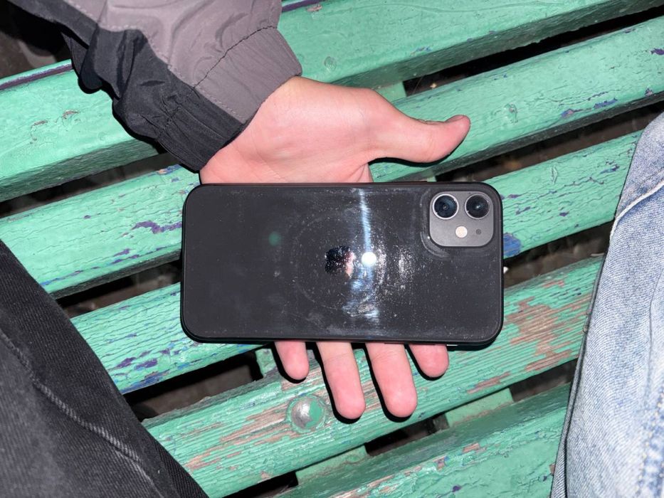 Продам Iphone 11
