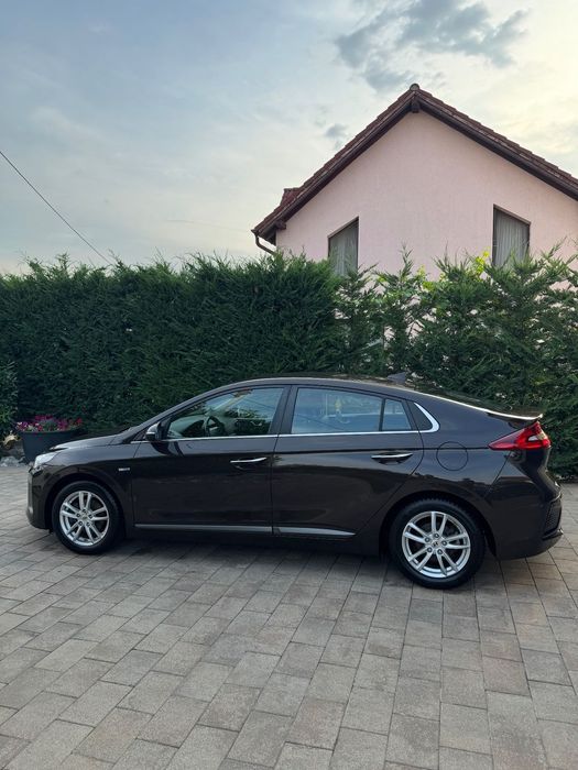 Hyundai IONIQ /  1.6 Hybrid  /  Premium,răcire scaune,piele,etc.
