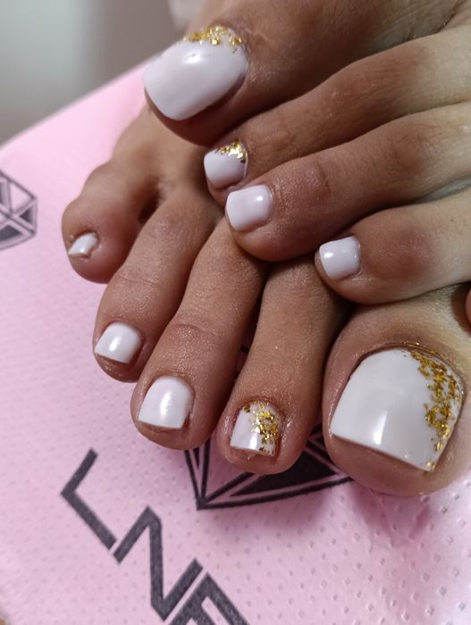 Iubitoare de unghiute