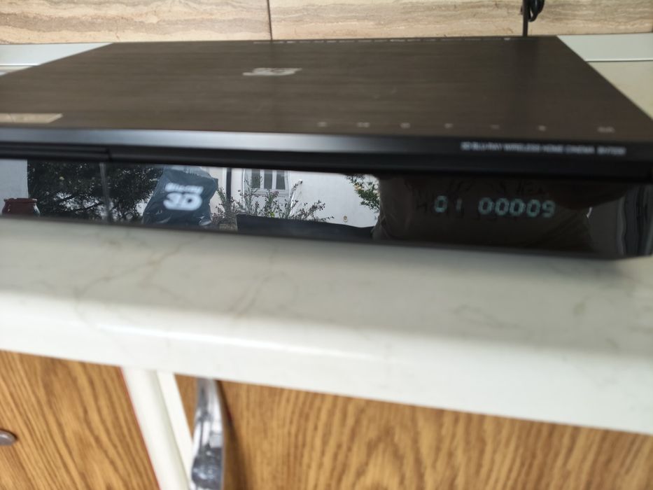 LG BH7230, bluray player cu amplificare multicanal, 3D, 4K, USB wifi Bluetooth  DLNA
