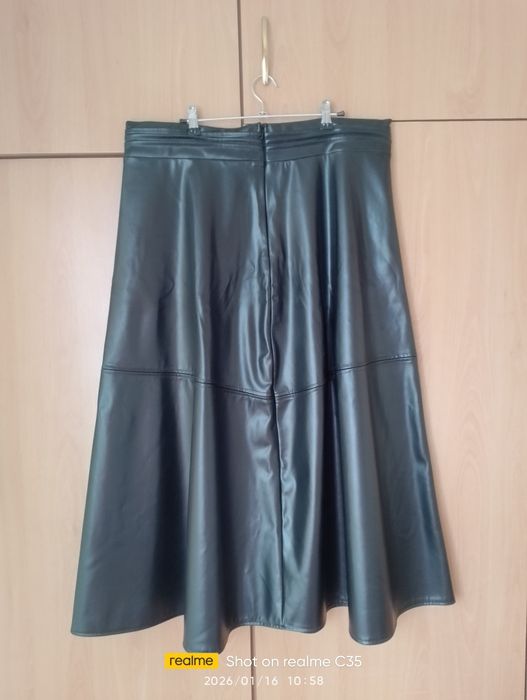 Черна пола от изкуствена кожа  2 XL