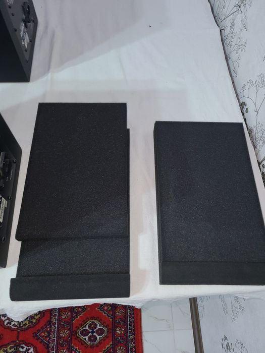 Студийный монитор KRK ROKIT 7 G4 состояние новое