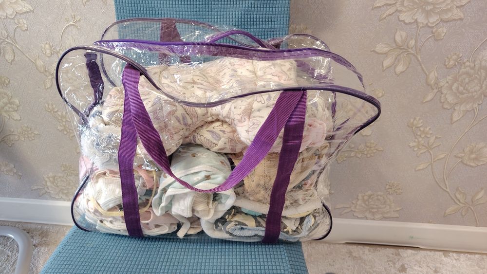 Отдам за фрукты  вещи для малыша от рождения до 3 месяцев