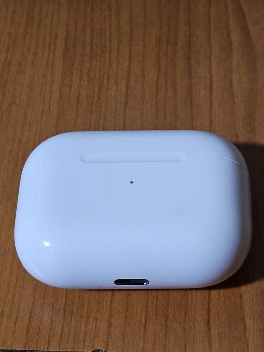 Airpods Pro 1 Apple (case nefunctional)