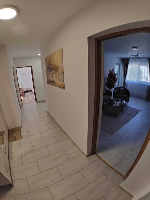 Închiriez apartament 3 camere, DECOMANDAT, 80 mp – Ultracentral, Câmpulung Moldovenesc