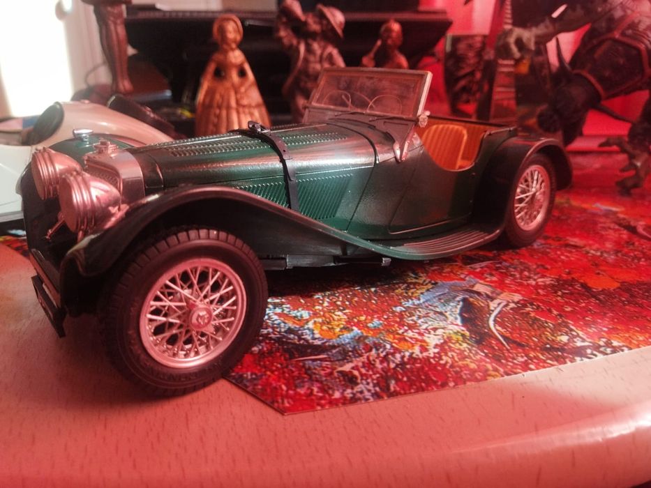 Machete masini metalice bmw si jaguar