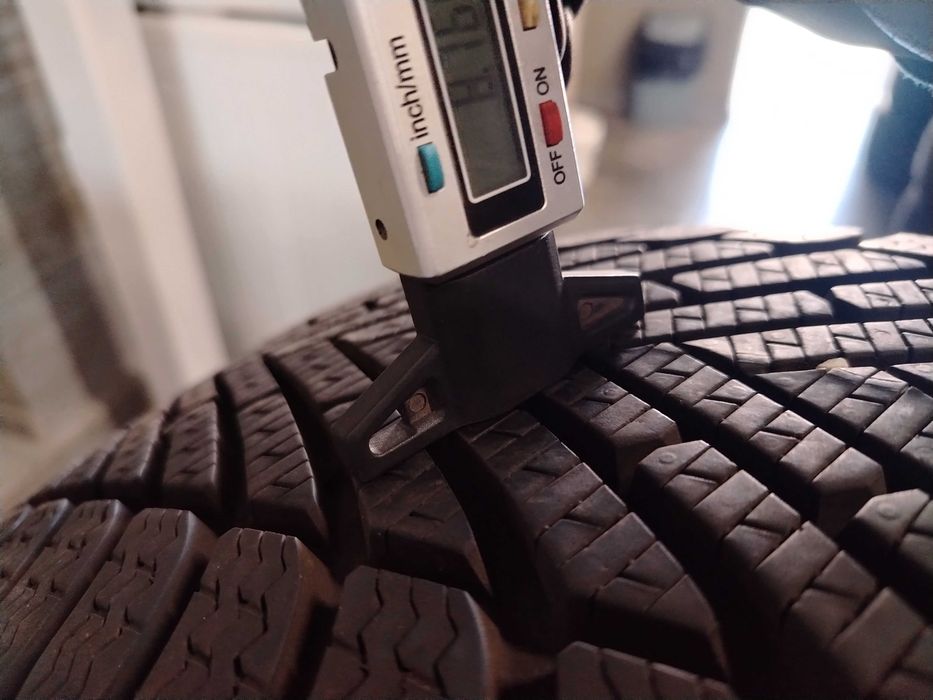 2бр. зимни гуми 215/55/18 Pirelli