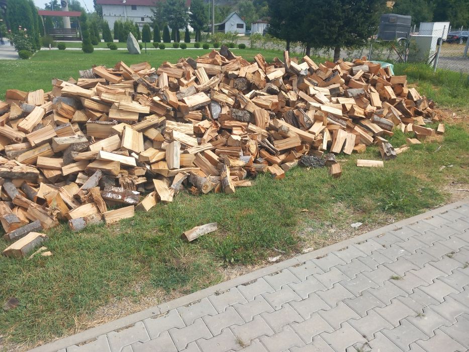Crăp lemne la domiciliul  clientului