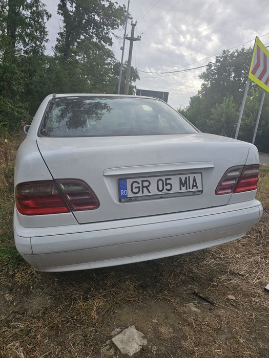 Mercedes e220 din 2002