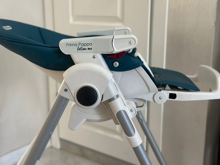 Стол за хранене Peg Perego + БОНУС Преносим стол Lorelli