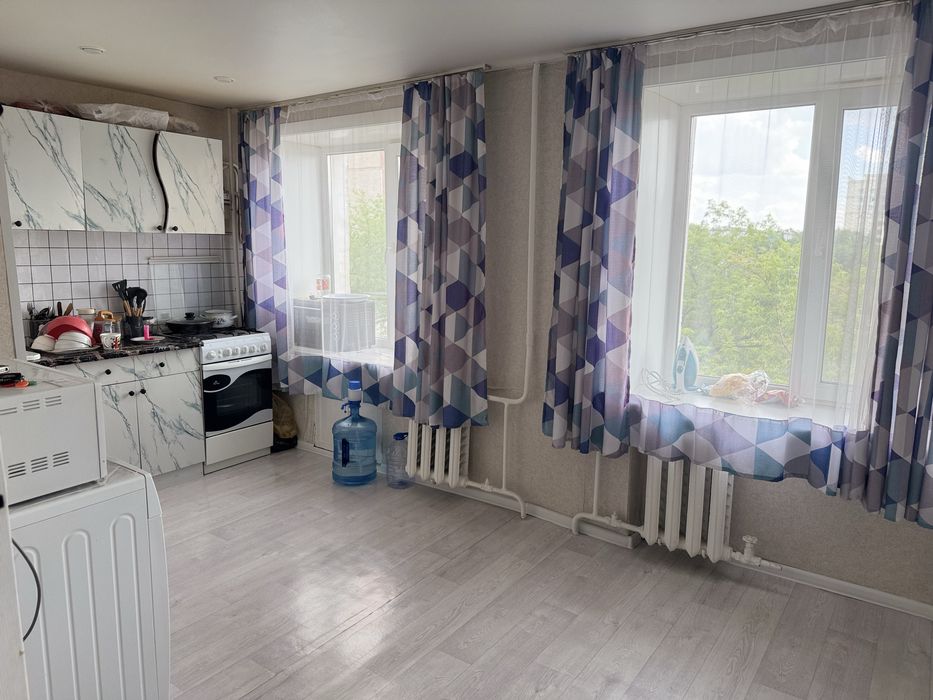 Продам 3 ком квартиру в кирпичном доме