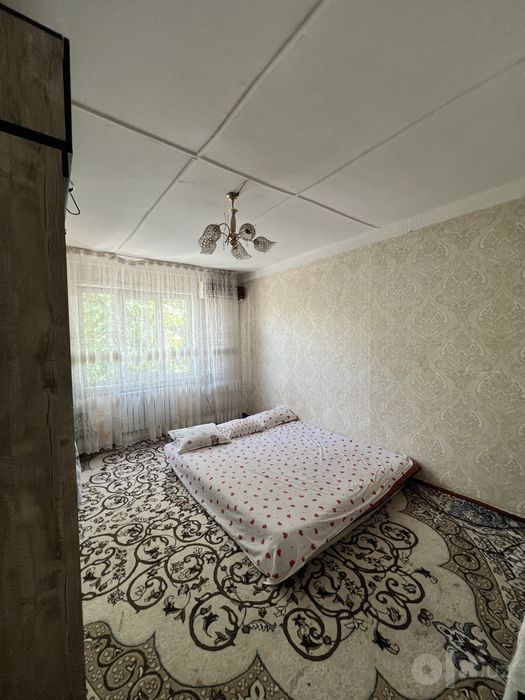 Продам двух комнатную Сергели Спутник 9 второй этаж 2/2/2 дерьвяшка