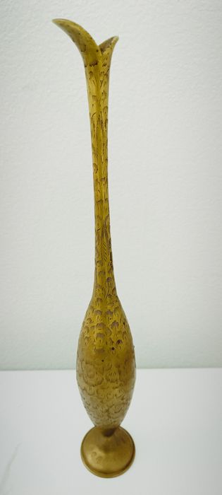 Латунный кувшин ручной работы (Восточная Азия, 1970–1980-е гг.)