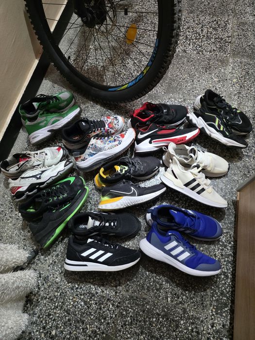 Маратонки  нови ново