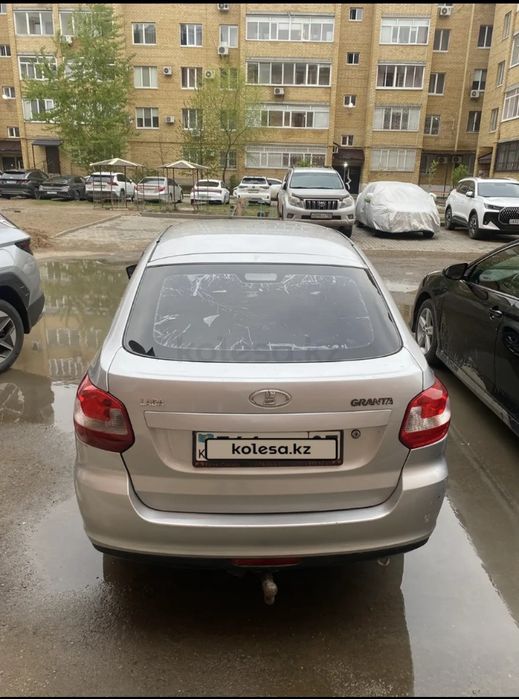 Продам lada granta хэтчбек год 2015