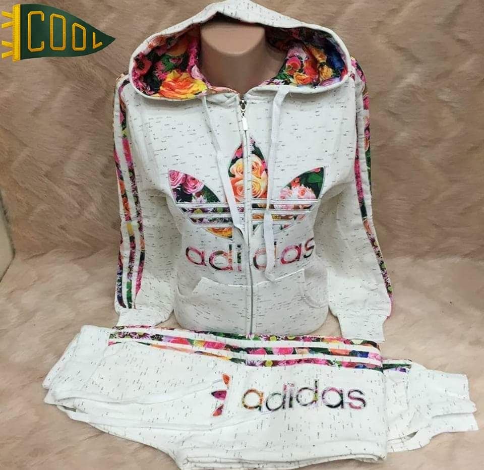 Aislar Celda de poder amanecer Trening Adidas ,model floral, bumbac,pantaloni conici Paulesti • OLX.ro