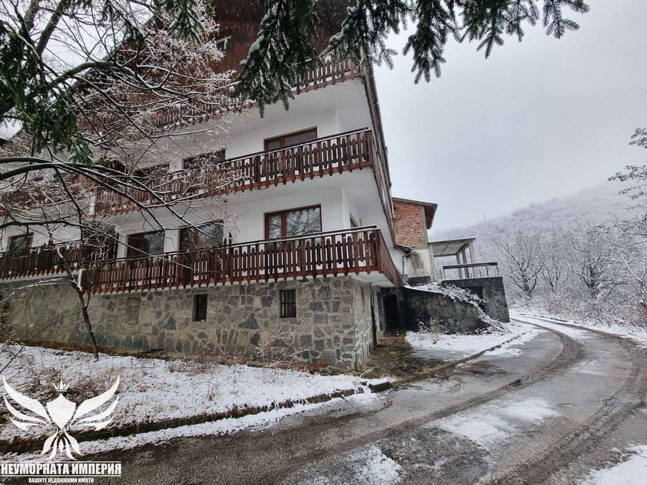 Продава се Хотел в с. Нареченски бани, Област Пловдив - 3557 кв.м за 155 €/кв.м - Снимка #6