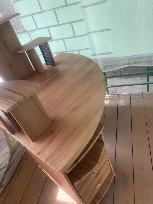 Стол компьютерный