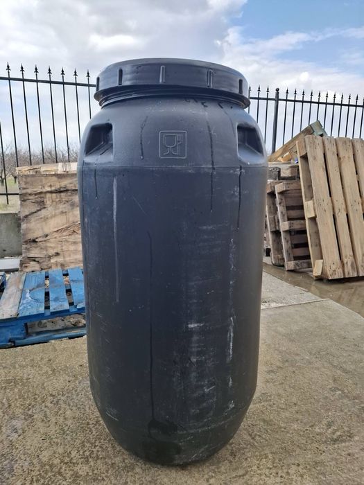 Бидони  втора ръка 220 л. и 250 л.