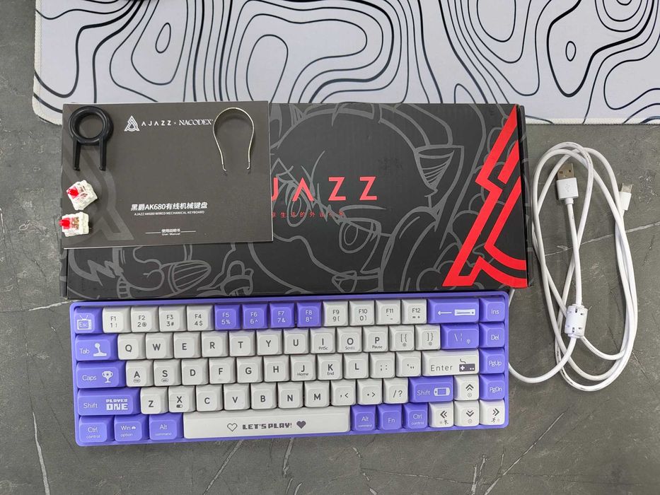 Продам клавиатуру в хорошем состоянии