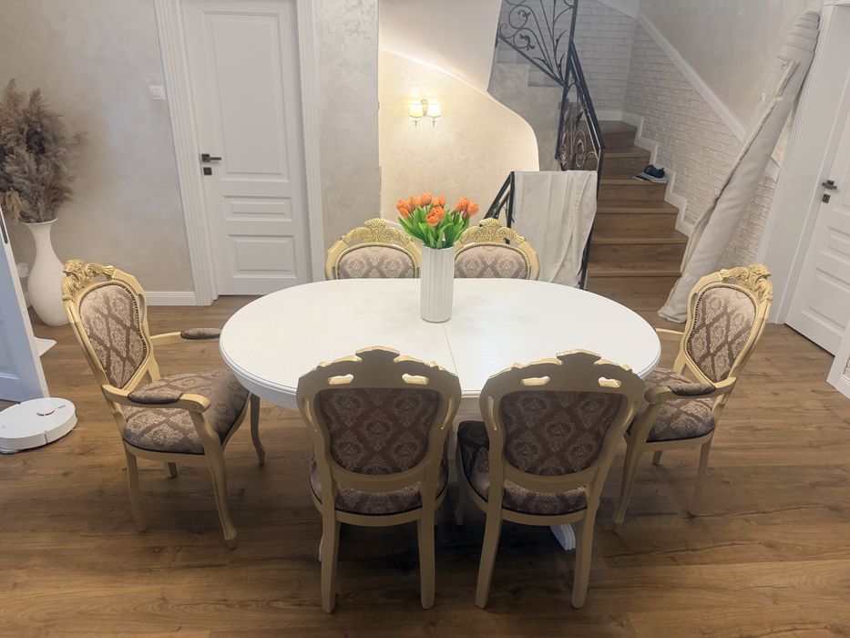 Masa( extensibila la 12 pers. ) cu 6 scaune stil clasic/baron