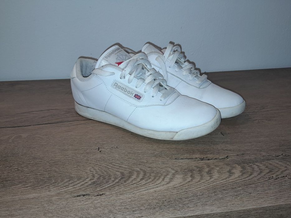 Vând 2 perechi adidasi femei Reebok mărimea 38