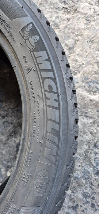 4 anvelope iarna Michelin 255/45/20.Pretul este pe bucata.