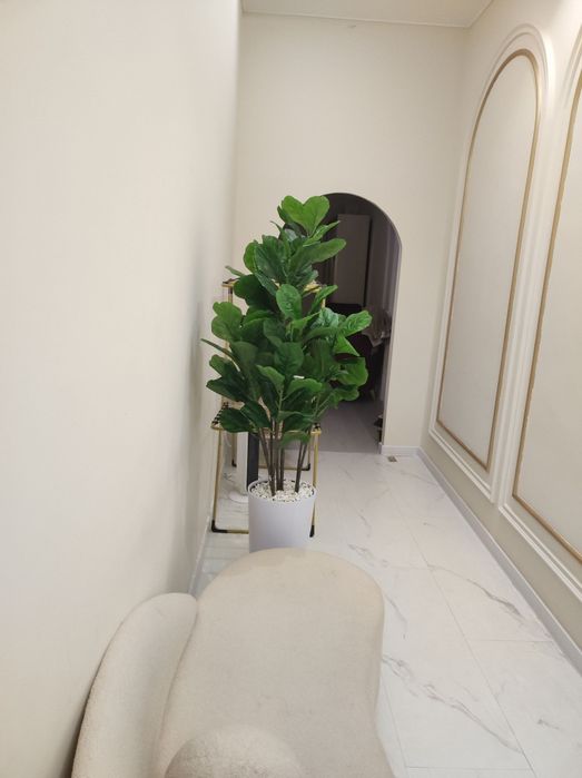 Искусственный цветы и деревья