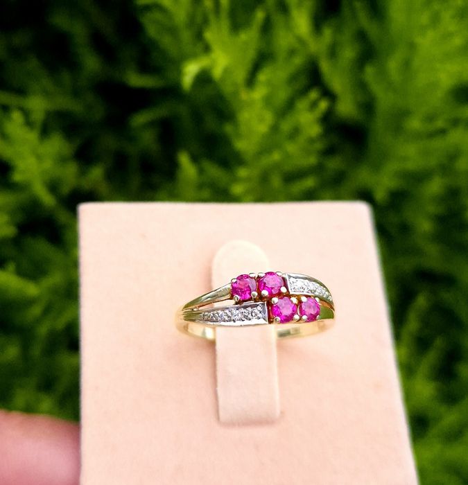 Inel din aur de 14K cu rubine si diamante naturale