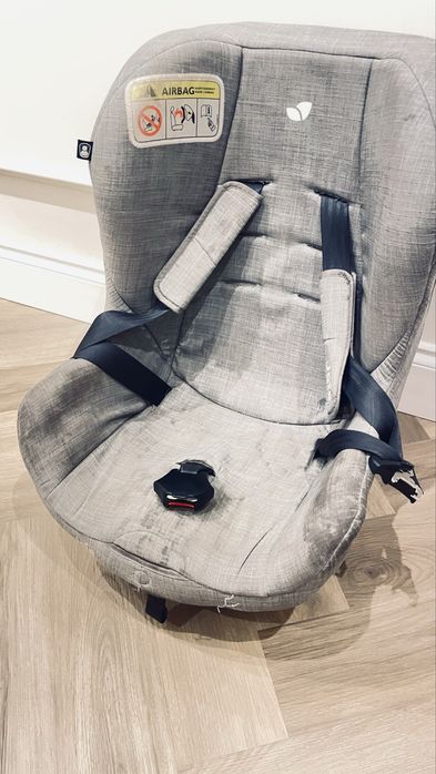 Детское автокресло Joie.