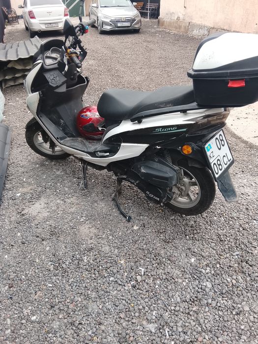 Мопед мотоцикл скутер