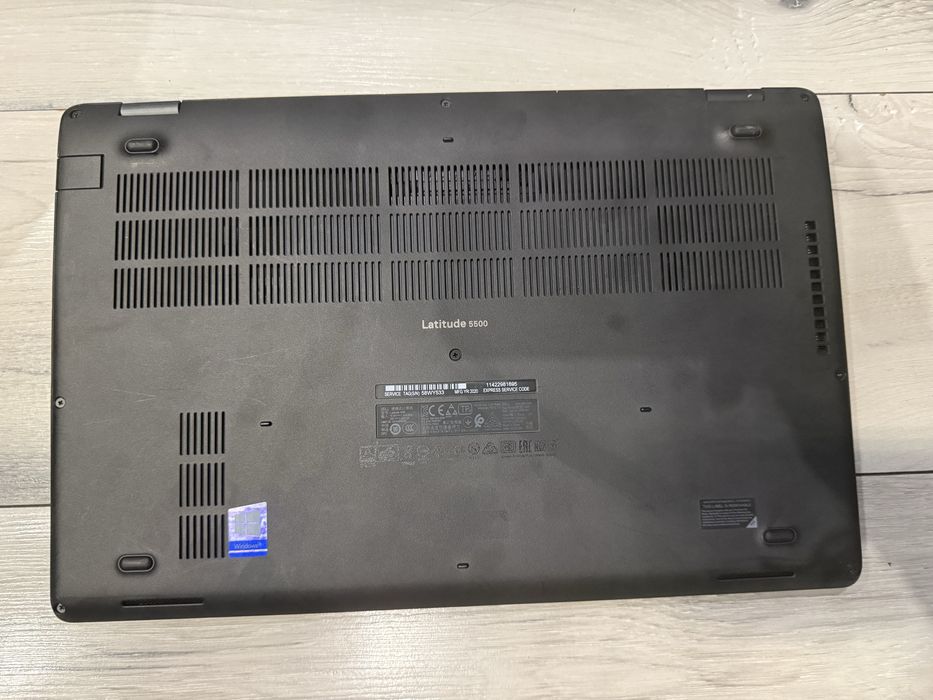 Dell Latitude 5500-i5 8265u/16гб/512гб м.2 nvme/подсветка