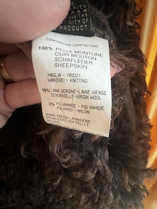 Haina barbateasca , eleganta italiana by Hugo Boss